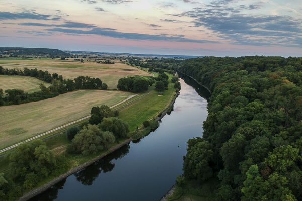 Die Hohensaaten-Friedrichsthaler-Wasserstraße bei Stolzenhagen im Barnim. Links der Tockenpolder.
